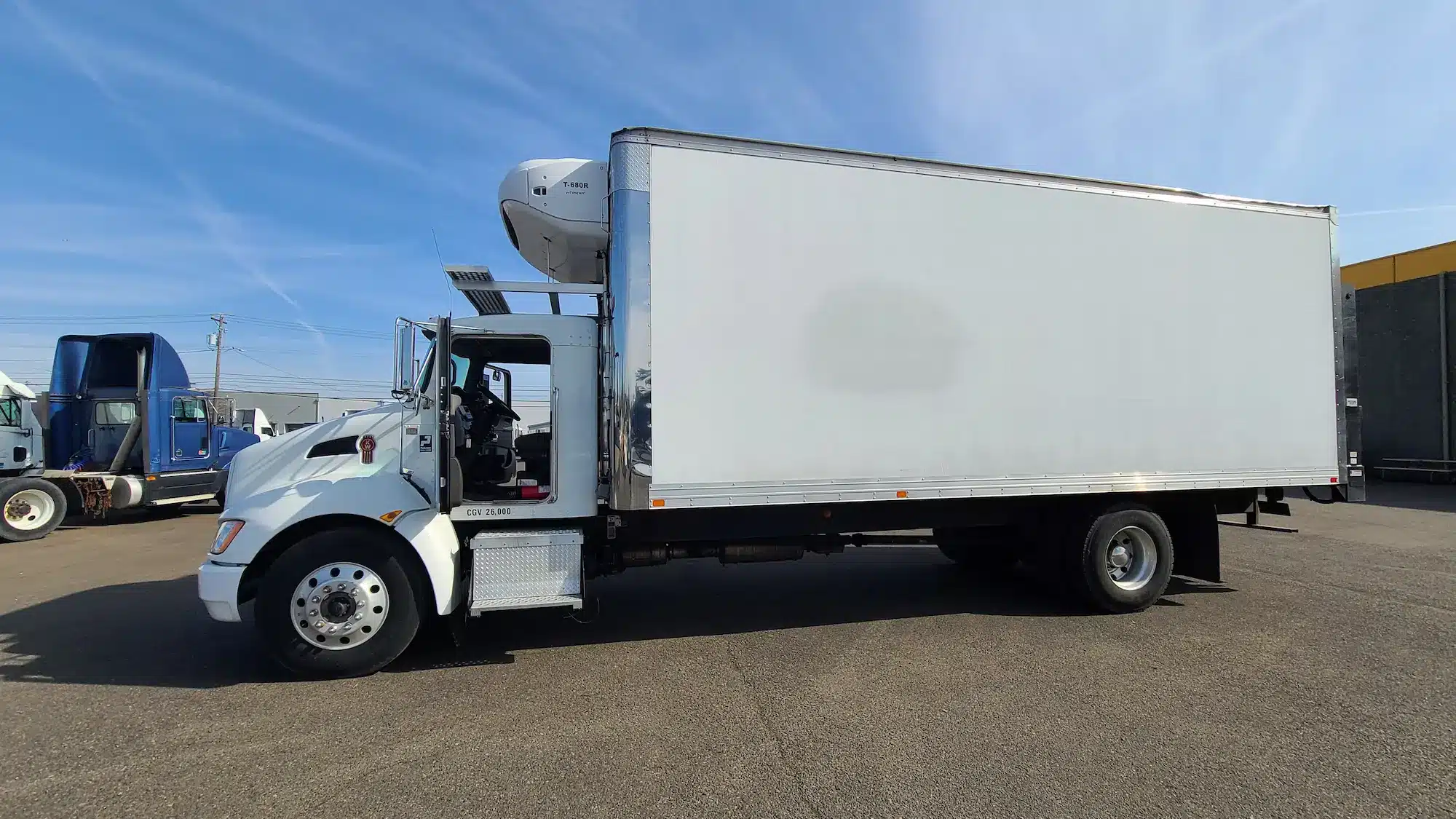 single-axle-reefer-box-truck